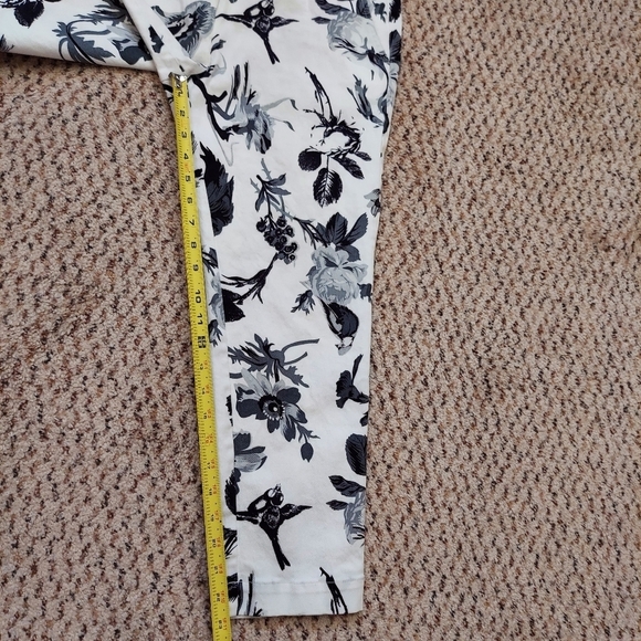 Womens Black & White Floral Bird Print Capri Pants Size 8 TIBI Business Casual - Picture 12 of 14